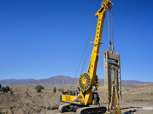 2011年9月基础公司高新技术产品XG450D连续墙在内蒙古工业园区1号水源地防渗工程施工